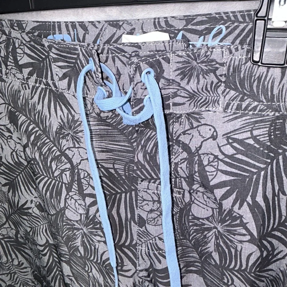 Travis Mathew Board Shorts Mens 34 Gray Floral Hawaiian Pockets 9